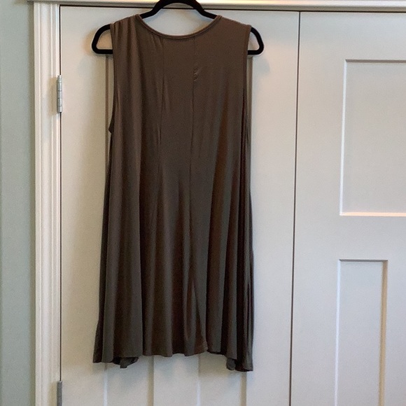 Papa Beautiful Bamboo Sundress with Embroidery & AppliquΓ© Leaves - Picture 4 of 7